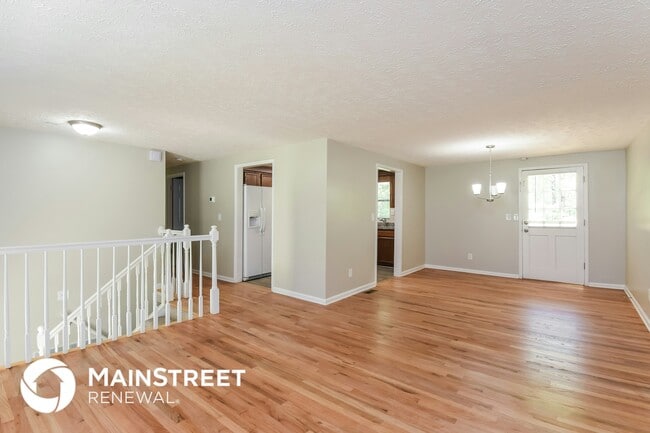 Building Photo - 3085 Flowers Dr