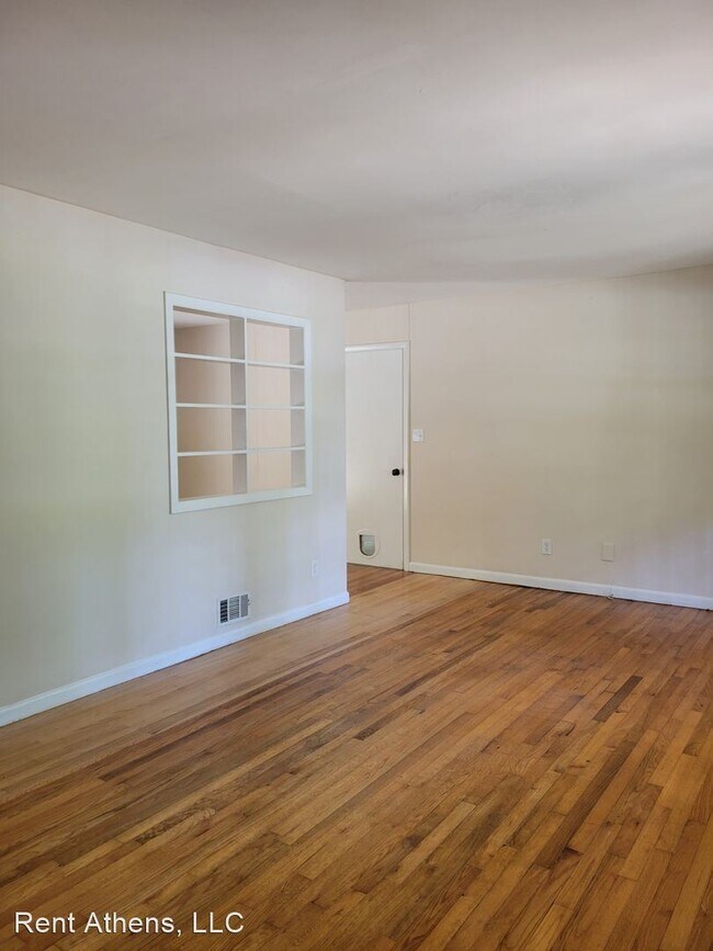 Building Photo - 3 br, 2 bath House - 120 Sherwood Dr.