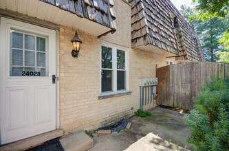 Building Photo - 24023 W Oak St