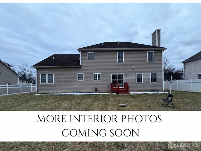 Building Photo - 105 Churchill Ave