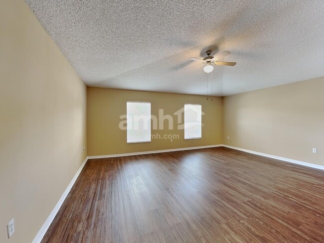 Building Photo - 16452 Corner Lake Dr