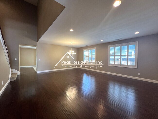 Foto del edificio - Spacious 5bd/3ba Rocklin Home-Must See!