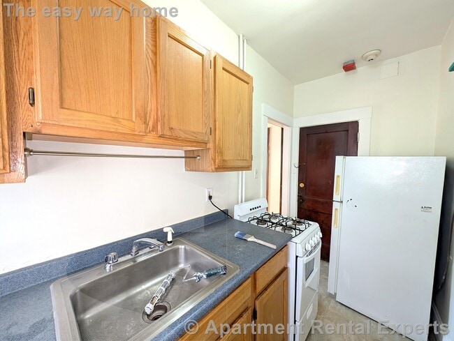 Building Photo - 163 Summer St