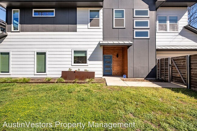 Foto del edificio - 3 br, 2.5 bath House - 2710 E 4th St