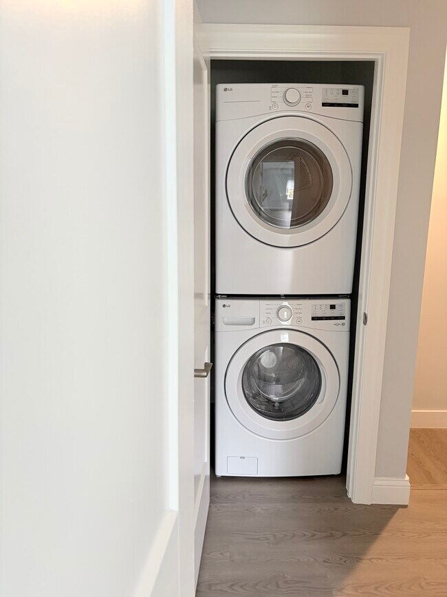 Foto del edificio - Townhomes at Christine Apartments