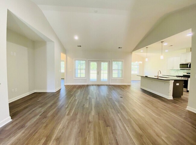 Foto del edificio - Lovely Three Bedroom Home Located in Lawto...