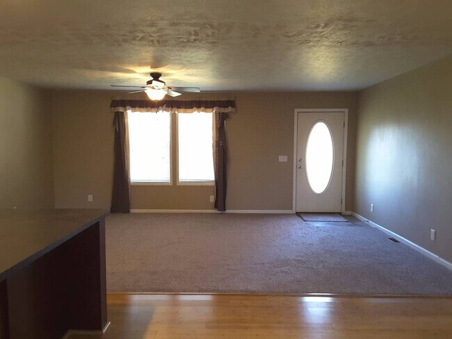 Foto del edificio - 3 Bedroom Single Family Home!