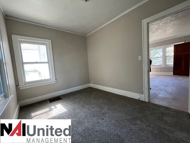 Foto del edificio - C Properties-2008 McDonald