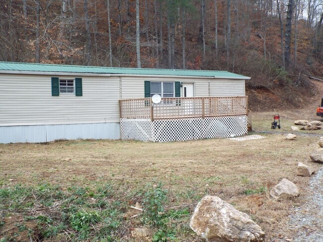 Building Photo - 2bd/2ba mobile home on Little Savannah available for year-long lease May 1st $1450 a month