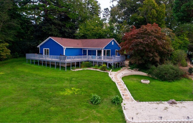 Building Photo - 8531 Pine Lake Rd