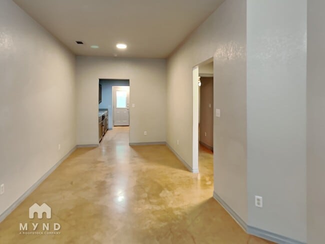 Building Photo - 200 Walnut Bend Rd