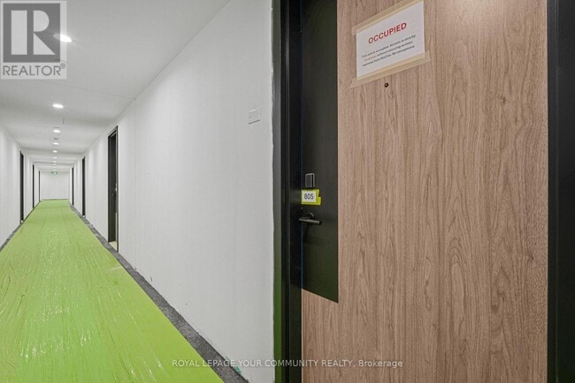 Building Photo - 1007 The Queensway