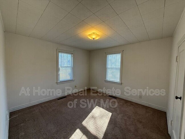 Foto del edificio - 621 E Portland St