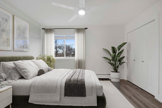 Foto del edificio - Renovated 1-Bedroom Apartments in the Heart of Glenview
