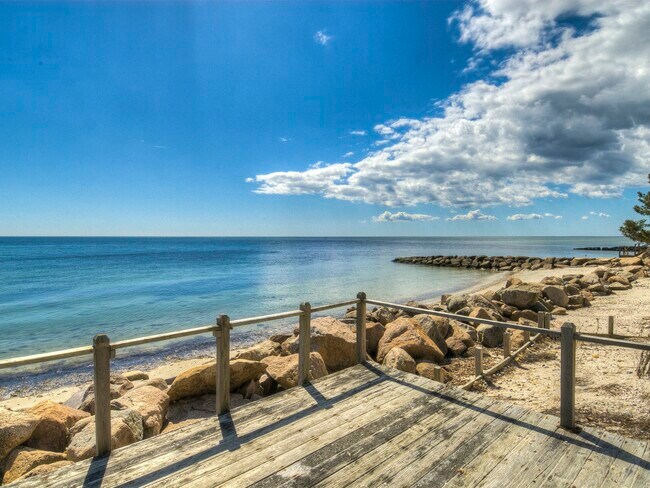 Foto del edificio - 171 Sea View Ave