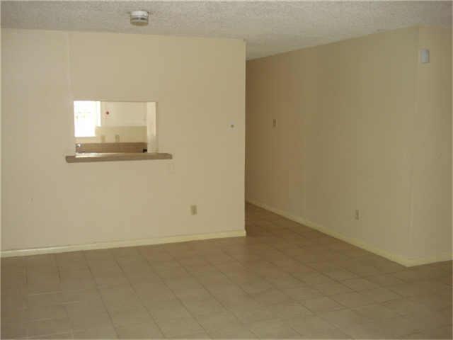 Foto del edificio - ALL BILLS PAID 1bd/1bath Townhome in Sprin...