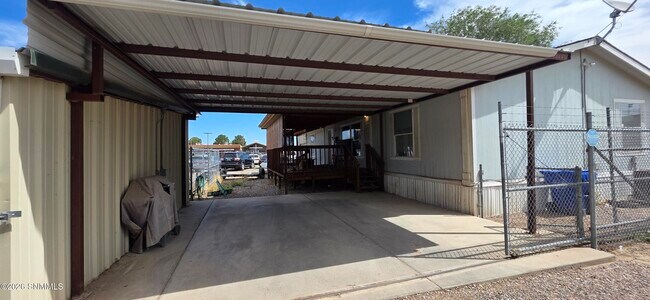 Building Photo - 855 W Picacho Ave