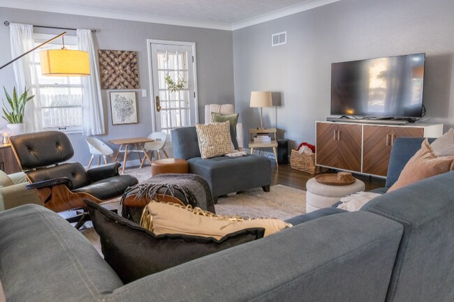 Foto del edificio - 1621 W 22nd St