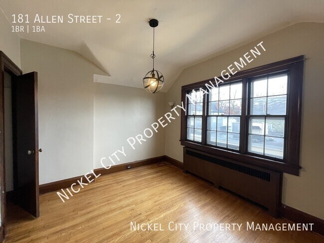 Foto del edificio - 181 Allen St