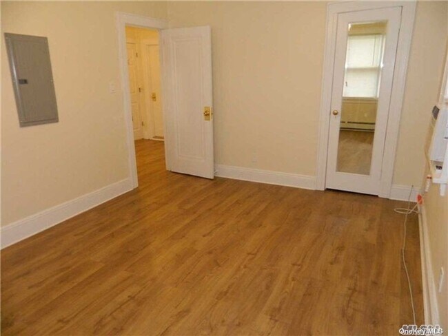 Foto del edificio - 10 Starks Pl