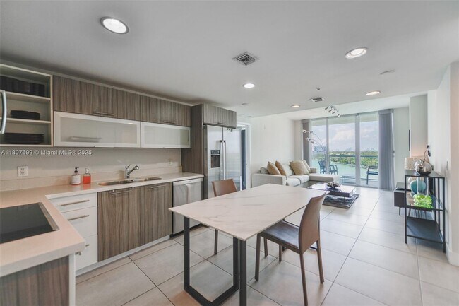Foto del edificio - 6700 Indian Creek Dr