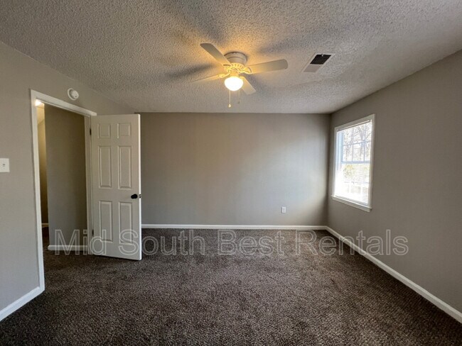 Foto del edificio - 3442 Dungreen St