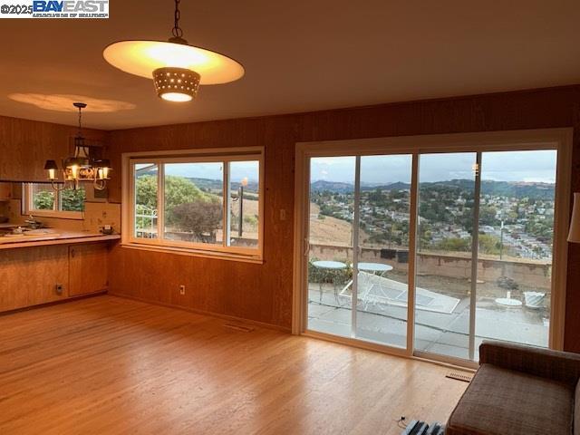 Foto del edificio - 2755 Pineridge Rd