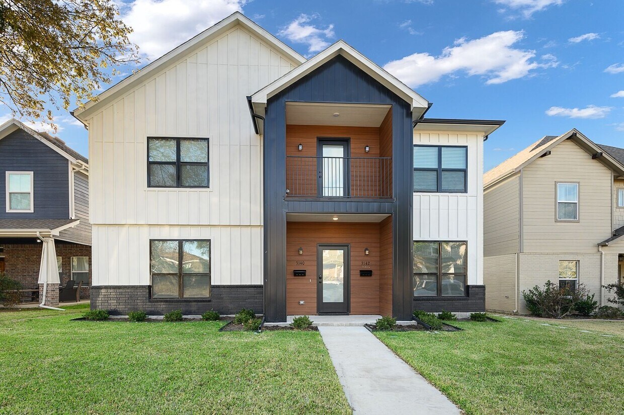 Foto principal - * MOVE IN SUMMER 6/19/2027 * 5 Bed 5.5 Bat...