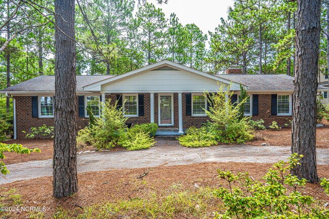 Building Photo - 635 Pee Dee Rd