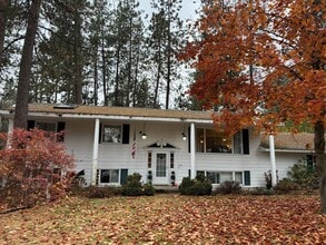 Building Photo - 104 S Ridgewood Dr