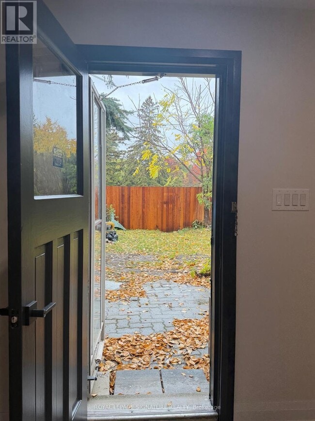 Photo du bâtiment - 3486 Grand Forks Rd