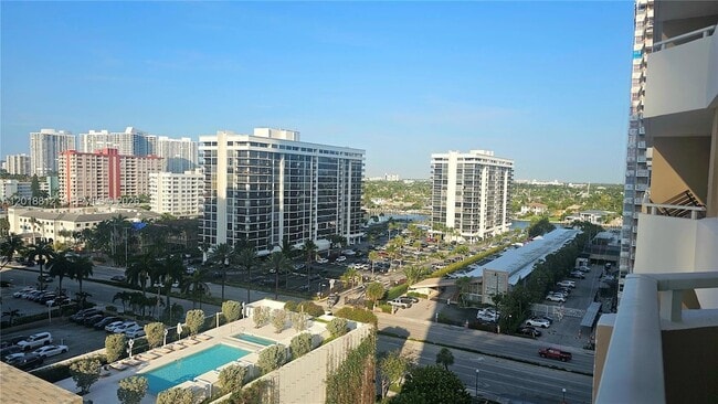 Foto del edificio - 1980 S Ocean Dr