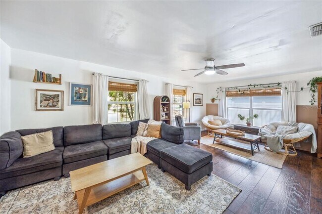 Foto del edificio - 8619 Veridian Dr