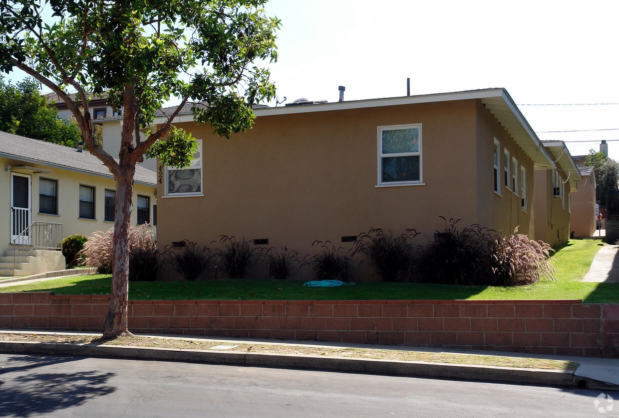 Building Photo - 424 Sierra St