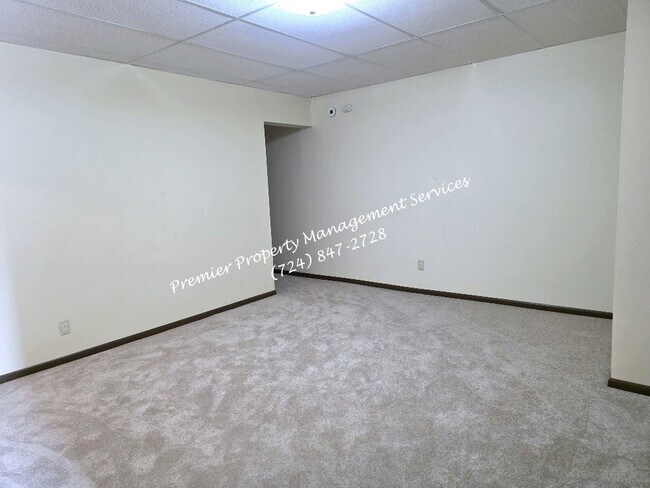 Building Photo - 220 5th St