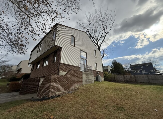 Foto del edificio - 110 Hamlet Dr