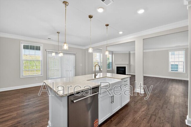 Building Photo - 7172 Sylvan Retreat Dr