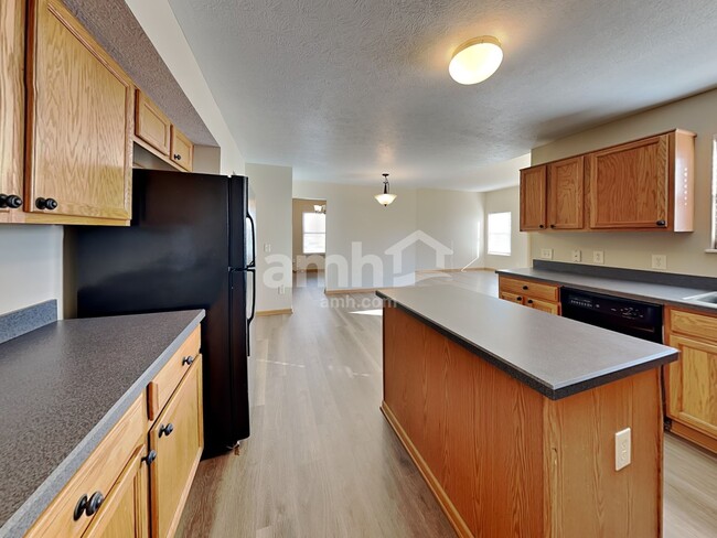 Building Photo - 1162 McNeil Dr