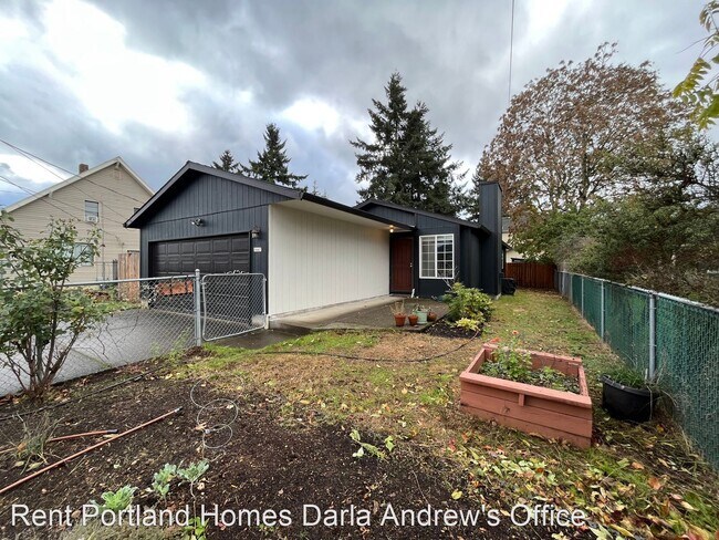 Foto del edificio - 3 br, 2 bath House - 8447 SE 65th Ave.