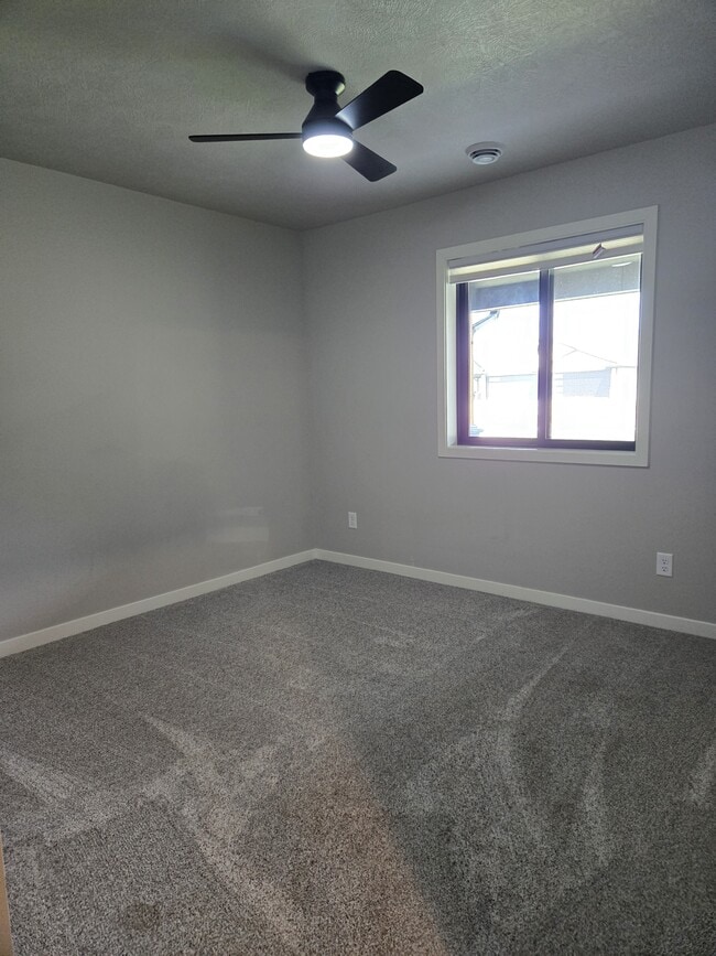 Building Photo - 1407 W 20th Ave