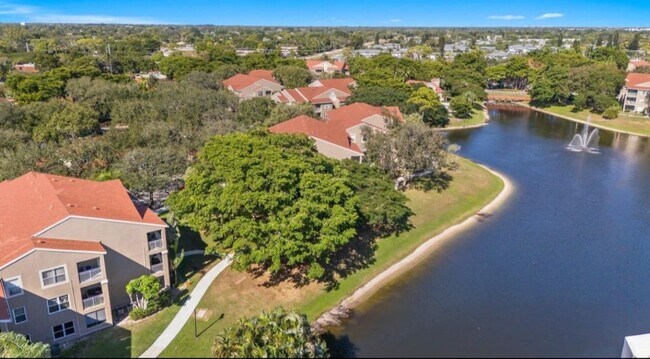 Foto del edificio - 1760 Palm Cove Blvd