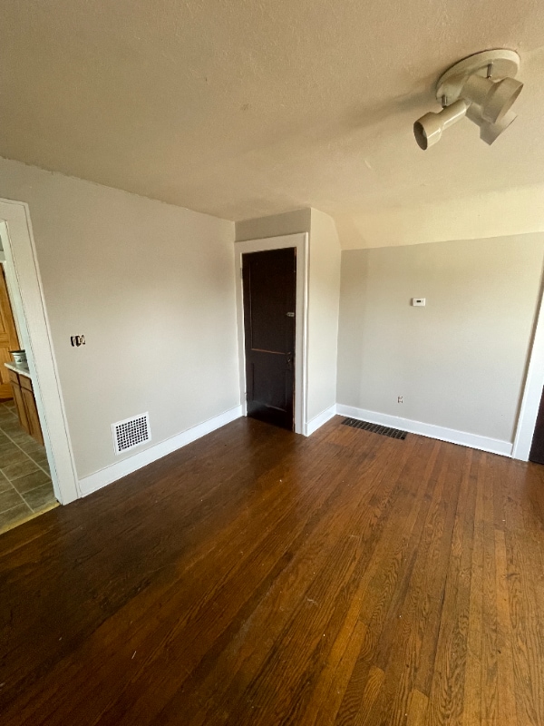 Building Photo - 159 Norwood Ave