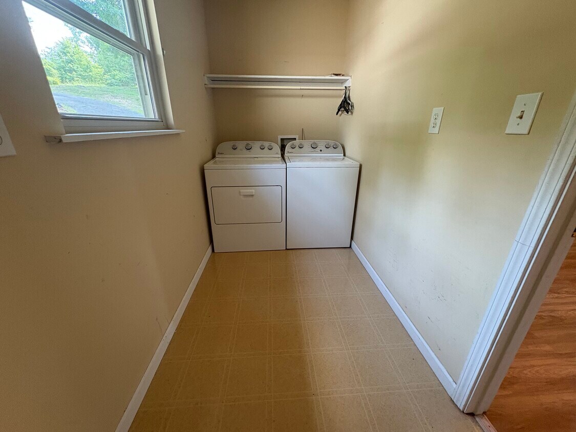 Foto principal - 816 W Gold Dust Dr