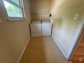 Building Photo - 816 W Gold Dust Dr