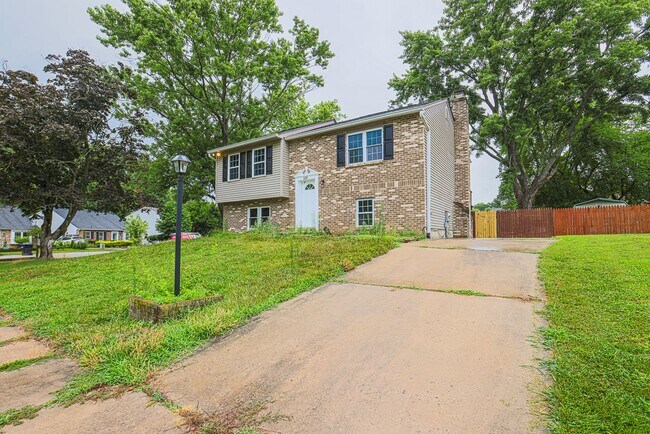 Building Photo - 629 Harbour Oak Drive