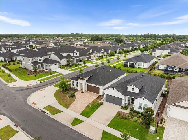 Building Photo - Gorgeous 3/2 in Oakmont!!!