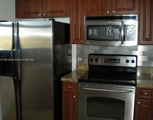 Foto del edificio - 2600 SW 27th Ave