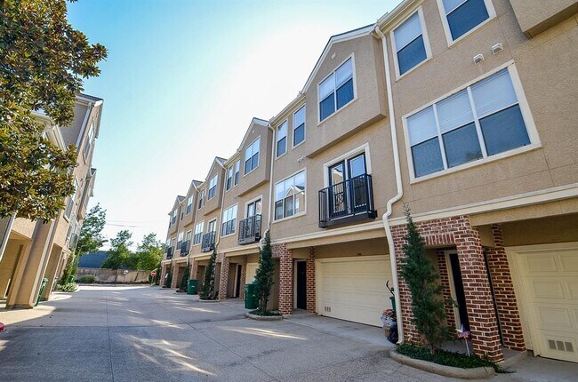 Building Photo - 12707 Boheme Dr