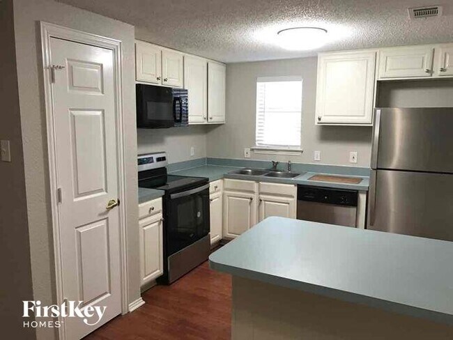 Foto del edificio - 5902 Silverpoint Ct