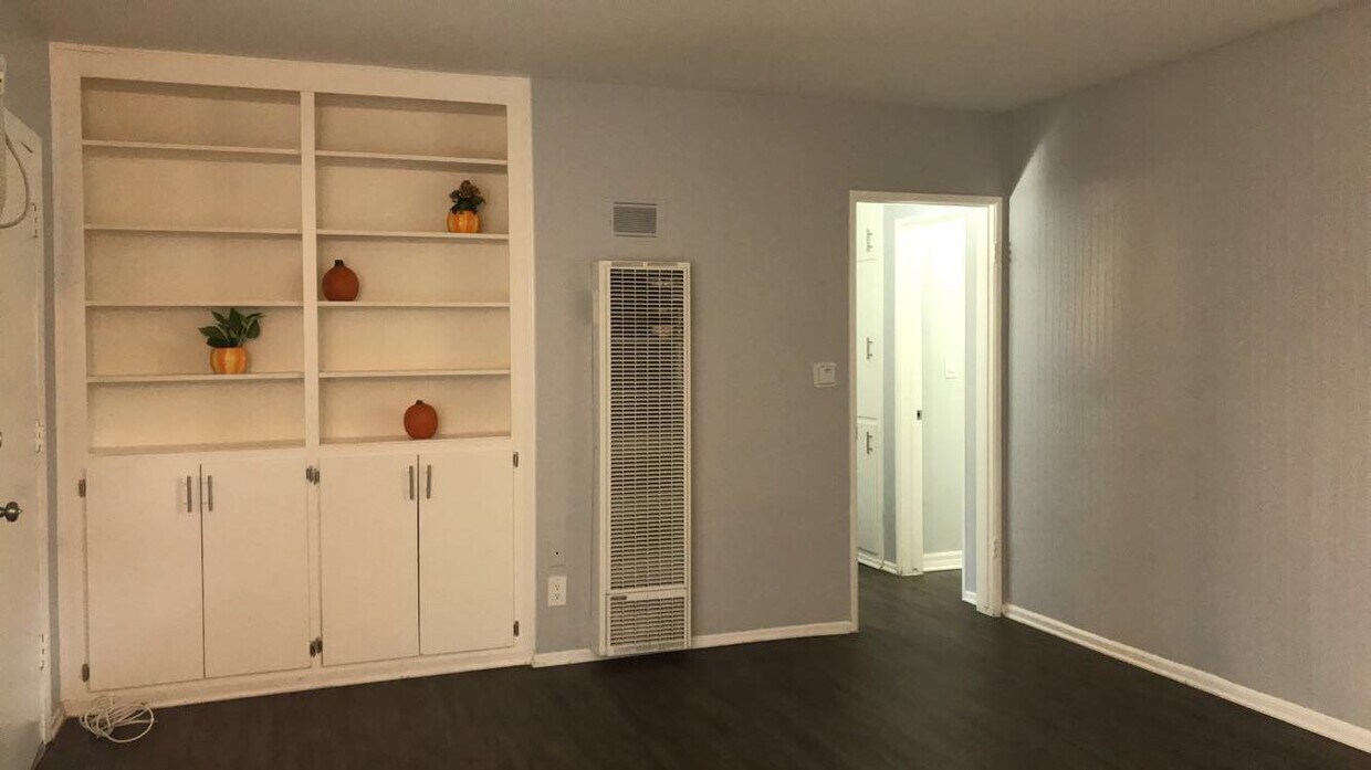 Foto principal - 1091 N Los Robles Ave
